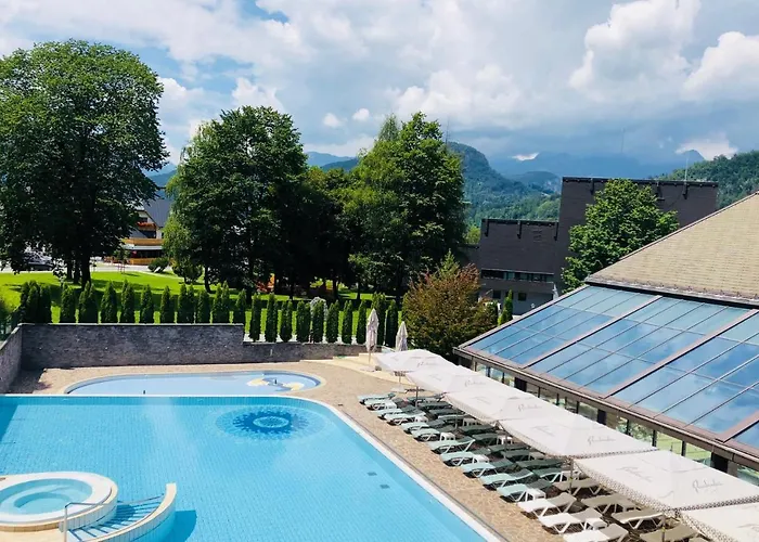 Away From 아파트 *